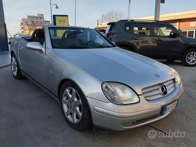 Usata Mercedes SLK200 192 CV (141 kW) 2000 Grigio Cabrio