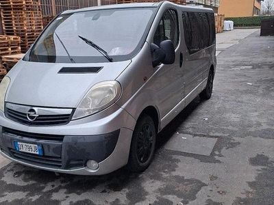 Usata Opel Vivaro 2009 Grigio Monovolume
