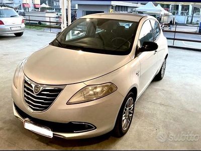 Usata Lancia Ypsilon Gold 95 CV (69 kW) 2012 Grigio Utilitaria