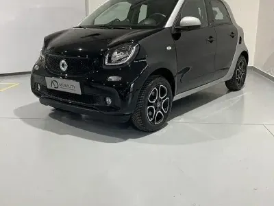 Usata Smart ForFour Passion 71 CV (52 kW) 2018 Nero Utilitaria