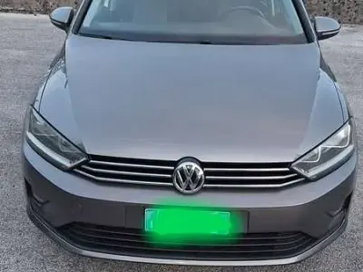 Usata VW Golf Sportsvan Comfortline 110 CV (80 kW) 2015 Grigio Monovolume