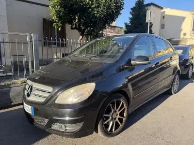 Usata Mercedes B180 109 CV (80 kW) 2009 Nero Monovolume