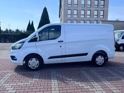 Usata Ford Transit Custom Trend 107 CV (78 kW) 2021 Bianco frozen pastello Furgone