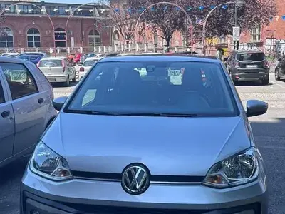 Usata VW up! move up! 60 CV (44 kW) 2018 Grigio Utilitaria