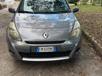 Usata Renault Clio III 75 CV (55 kW) 2012 Grigio Utilitaria