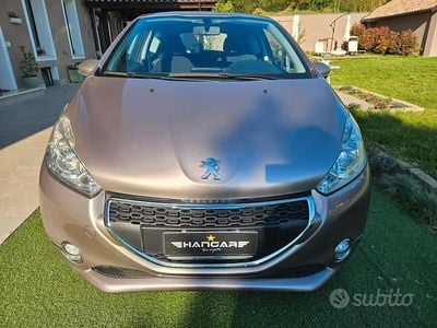 Usata Peugeot 208 Active 82 CV (60 kW) 2013 Viola Utilitaria