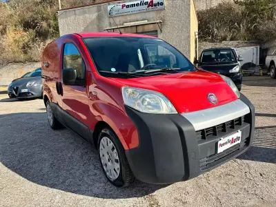 Begagnad Fiat Fiorino 95 HK (69 kW) 2016 Röd Minibuss
