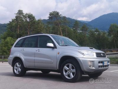 Usata Toyota RAV4 116 CV (85 kW) 2001 Grigio SUV