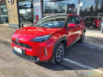 Usata Toyota Yaris Cross Lounge 116 CV (85 kW) 2021 Rosso SUV