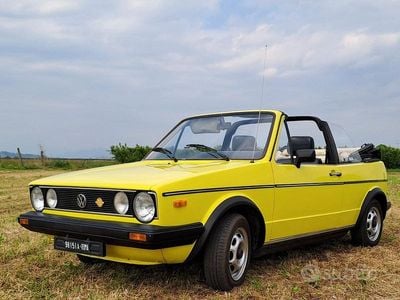 Begagnad VW Golf Cabriolet 50 HK (36 kW) 1982 Gul Cab