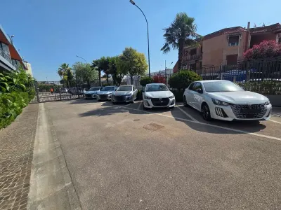 Nuova Peugeot 208 Business-Line 101 CV (74 kW) 2026 Grigio Utilitaria