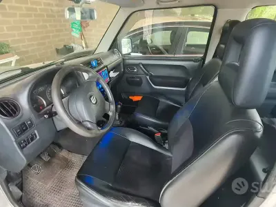 Usata Suzuki Jimny 86 CV (63 kW) 2008 Grigio SUV
