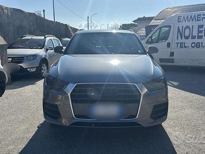 Usata Audi Q3 Black Edition 150 CV (110 kW) 2015 Grigio SUV