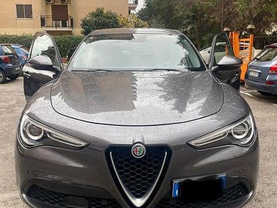 Usata Alfa Romeo Stelvio 190 CV (139 kW) 2019 Grigio SUV