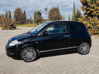 Usata Lancia Ypsilon 60 CV (44 kW) 2010 Nero Utilitaria