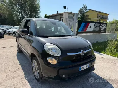 Begagnad Fiat 500L Lounge 80 HK (58 kW) 2015 Svart Minibuss