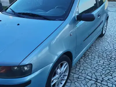 Occasion Fiat Punto 60 ch (44 kW) 2002 Bleue Citadine