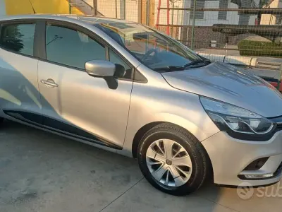 Usata Renault Clio IV Intens 90 CV (66 kW) 2019 Grigio Berlina