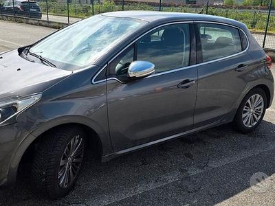 Usata Peugeot 208 83 CV (61 kW) 2019 Grigio Utilitaria