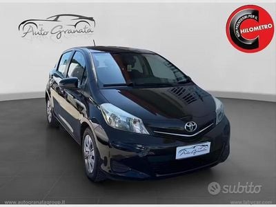 Usata Toyota Yaris Lounge 69 CV (50 kW) 2011 Nero Utilitaria