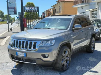 Usata Jeep Grand Cherokee Overland 241 CV (177 kW) 2012 Grigio SUV