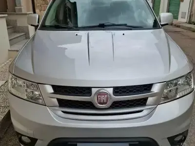 Käytetty Fiat Freemont 140 HP (102 kW) 2014 Harmaa Katumaasturi