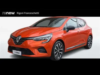 Usata Renault Clio V Techno 91 CV (66 kW) 2023 Arancio Berlina