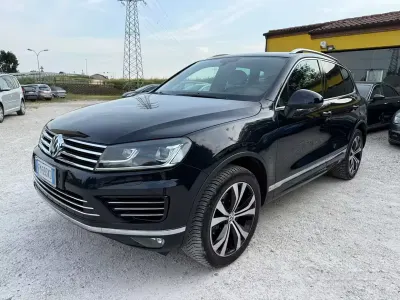 Usata VW Touareg R-line 262 CV (192 kW) 2017 Bluazzurro SUV