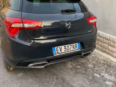 Usata Citroën DS5 114 CV (83 kW) 2015 Nero Utilitaria
