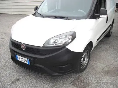 Begagnad Fiat Doblò S 105 HK (77 kW) 2021 Vit Minibuss