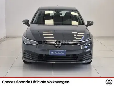 Usata VW Golf VIII Life 110 CV (80 kW) 2023 Grigio Utilitaria