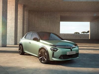 Usata Lancia Ypsilon 101 CV (74 kW) 2024 Oro pastello Utilitaria