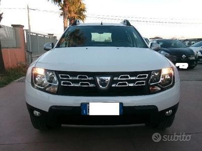 Usado Dacia Duster Lauréate 110 CV (80 kW) 2016 Blanco SUV