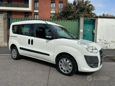 Usata Fiat Doblò Dynamic 105 CV (77 kW) 2012 Bianco Monovolume