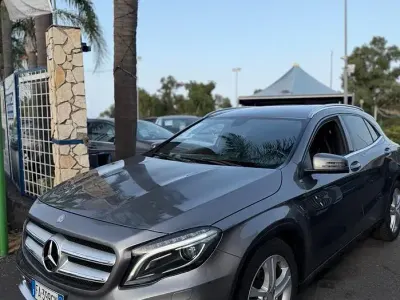 Usata Mercedes GLA200 Premium 136 CV (100 kW) 2015 Grigio SUV