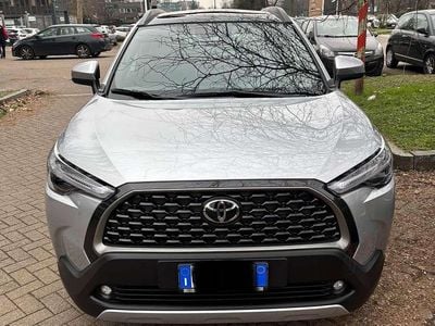 Usata Toyota Corolla Cross Lounge 197 CV (144 kW) 2025 Grigio SUV