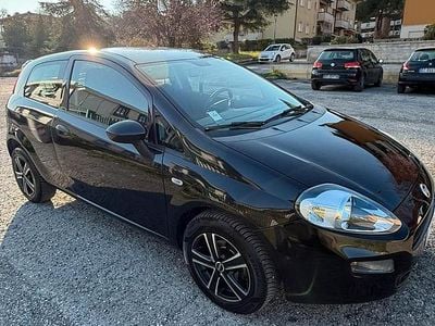 Usata Fiat Grande Punto 77 CV (56 kW) 2015 Nero Utilitaria