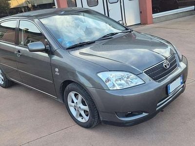 Usata Toyota Corolla 90 CV (66 kW) 2003 Grigio