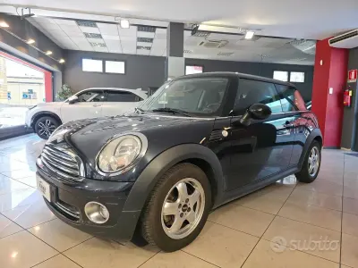 Begagnad Mini ONE Salt 95 HK (69 kW) 2007 Svart Halvkombi