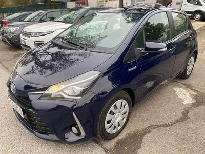Usata Toyota Yaris Hybrid Active 73 CV (53 kW) 2019 Blu Berlina