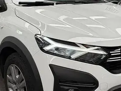 Usata Dacia Sandero Comfort 101 CV (74 kW) 2023 Grigio scuro Utilitaria