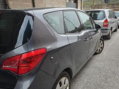 Usata Opel Meriva 90 CV (66 kW) 2012 Grigio Monovolume
