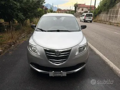 Usata Lancia Ypsilon Gold 95 CV (69 kW) 2014 Grigio Utilitaria