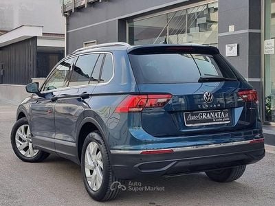 Usata VW Tiguan Life 150 CV (110 kW) 2023 Nightshade blue SUV