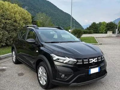 Usata Dacia Sandero Expression 91 CV (66 kW) 2024 Nero Utilitaria