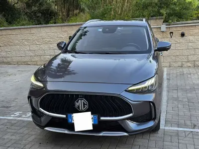Usata MG HS Luxury 170 CV (125 kW) 2024 SUV