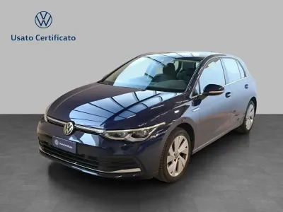 Usata VW Golf VIII Style 131 CV (96 kW) 2024 H7 atlantic blue metallizzato Berlina