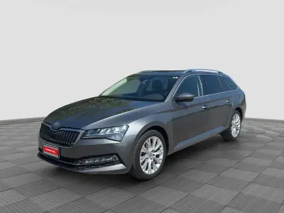 Usata Skoda Superb Style 150 CV (110 kW) 2023 Grigio graphite Station wagon