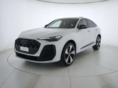 Nuova Audi Q5 Sportback S-Line 204 CV (150 kW) 2026 Bianco ghiacciaio metallizzato SUV