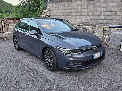 Usata VW Golf VIII Life 150 CV (110 kW) 2020 Grigio Berlina